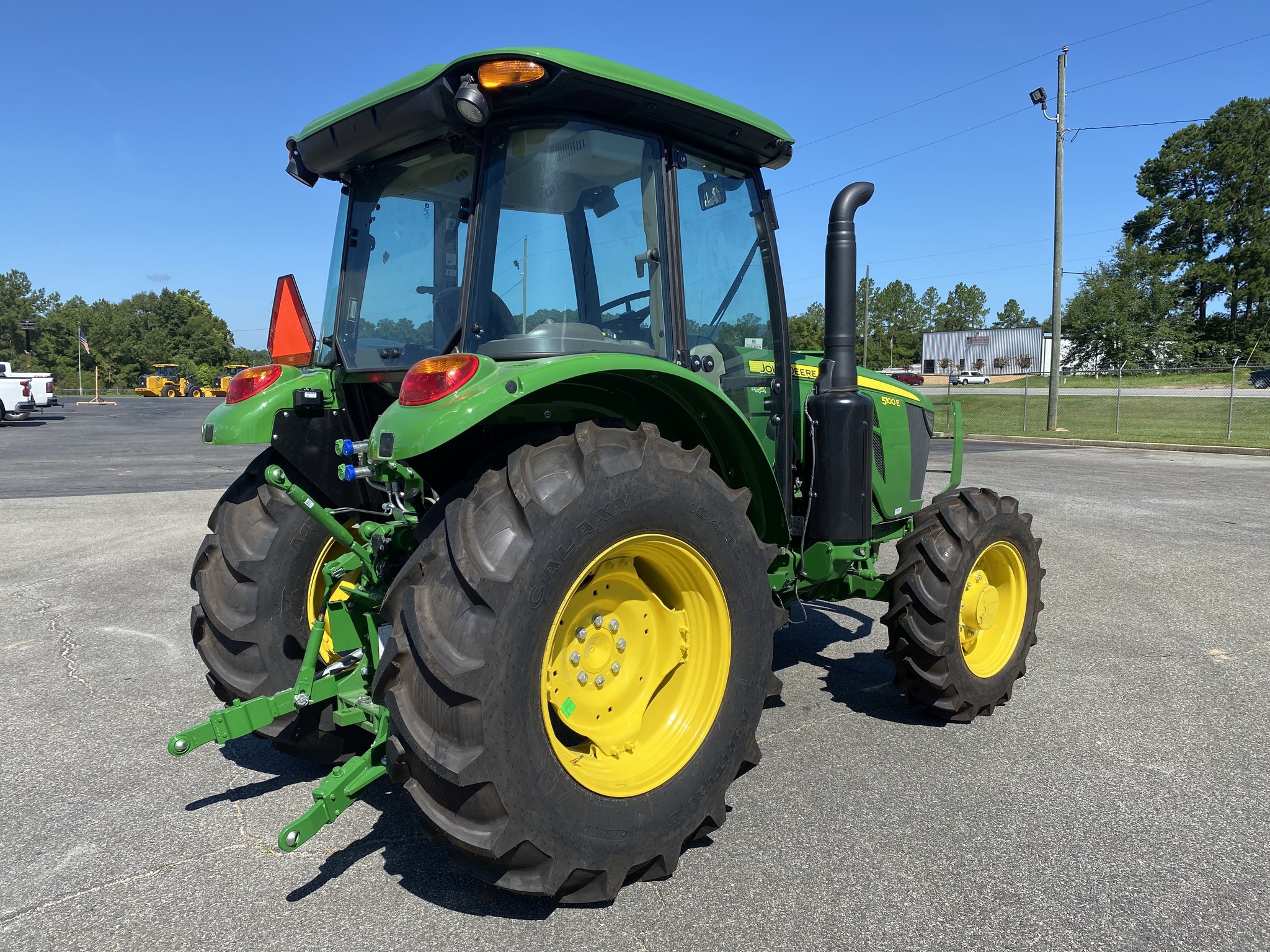 2025 John Deere 5100E Image 6