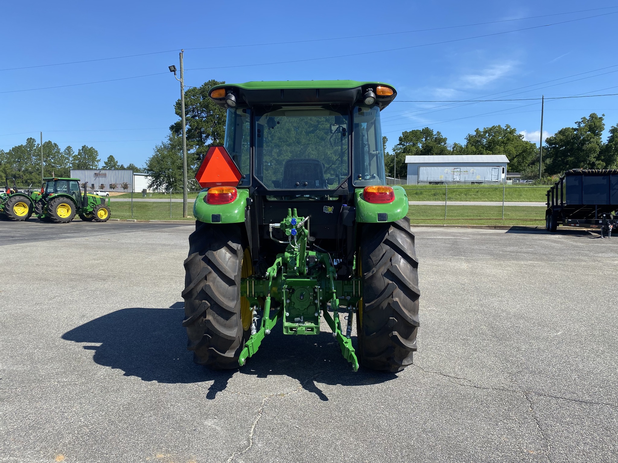 2025 John Deere 5100E Image 7