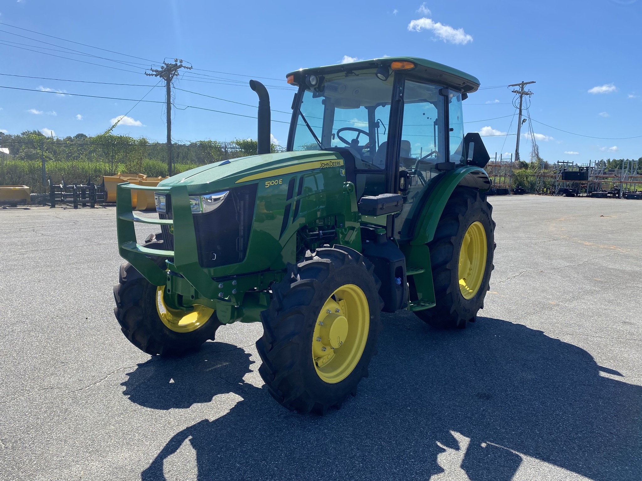 2025 John Deere 5100E Image 3