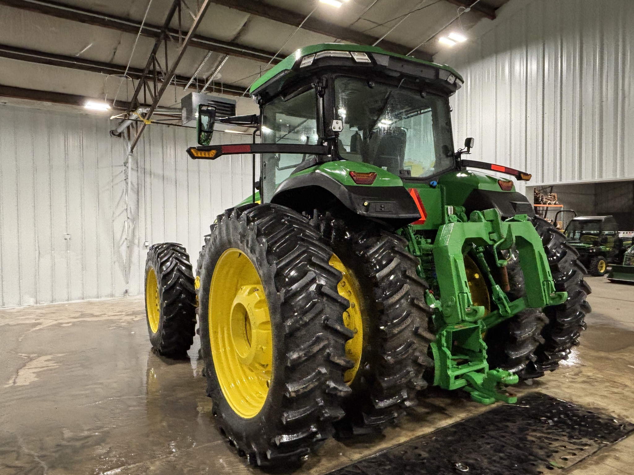 2023 John Deere 8R 370 Image 3