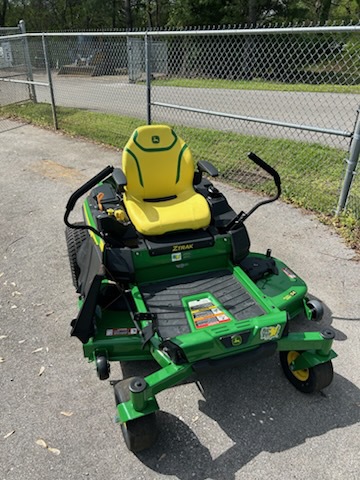 2024 John Deere Z330R Image 2