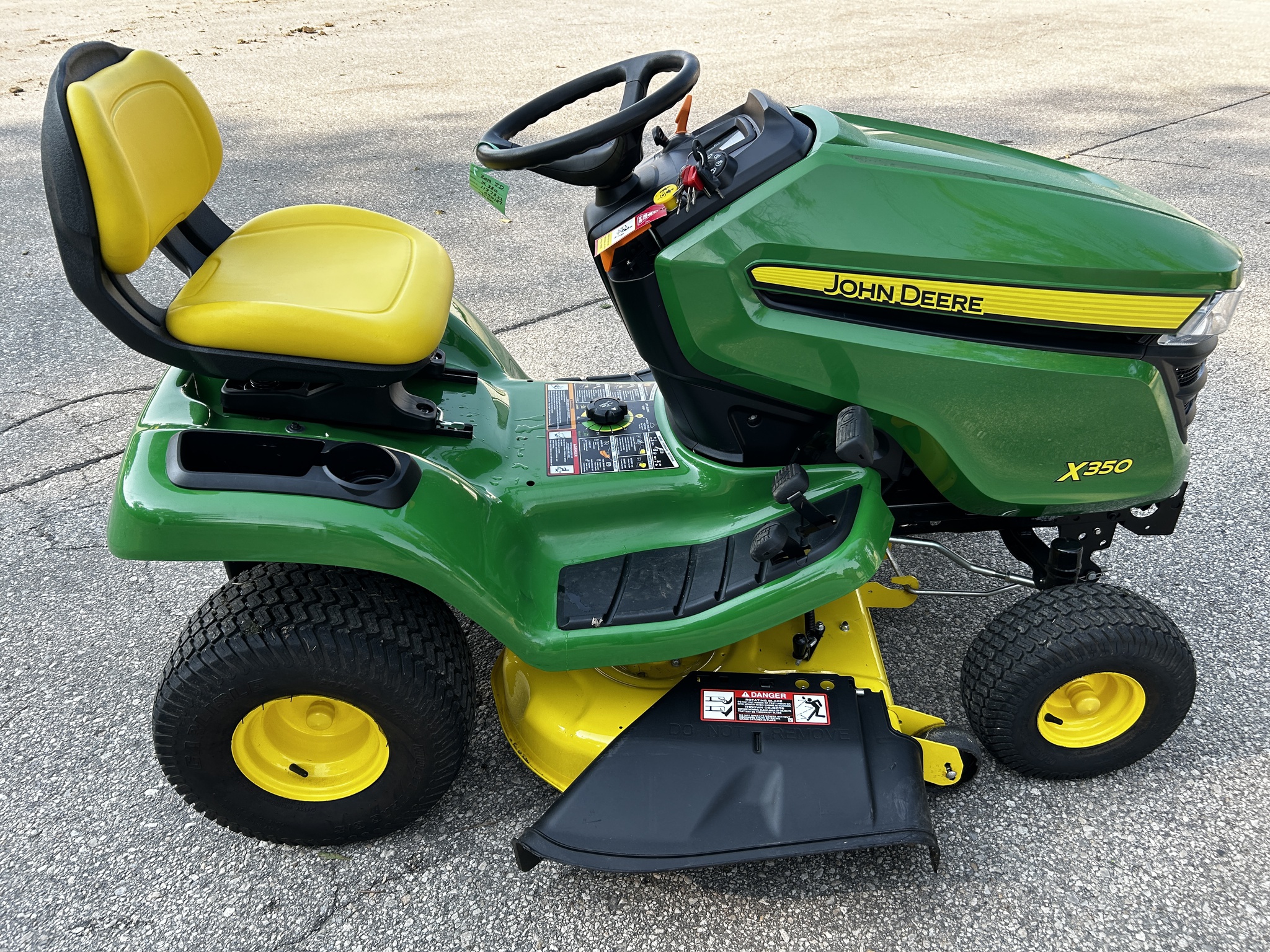 2019 John Deere X350 Image 6