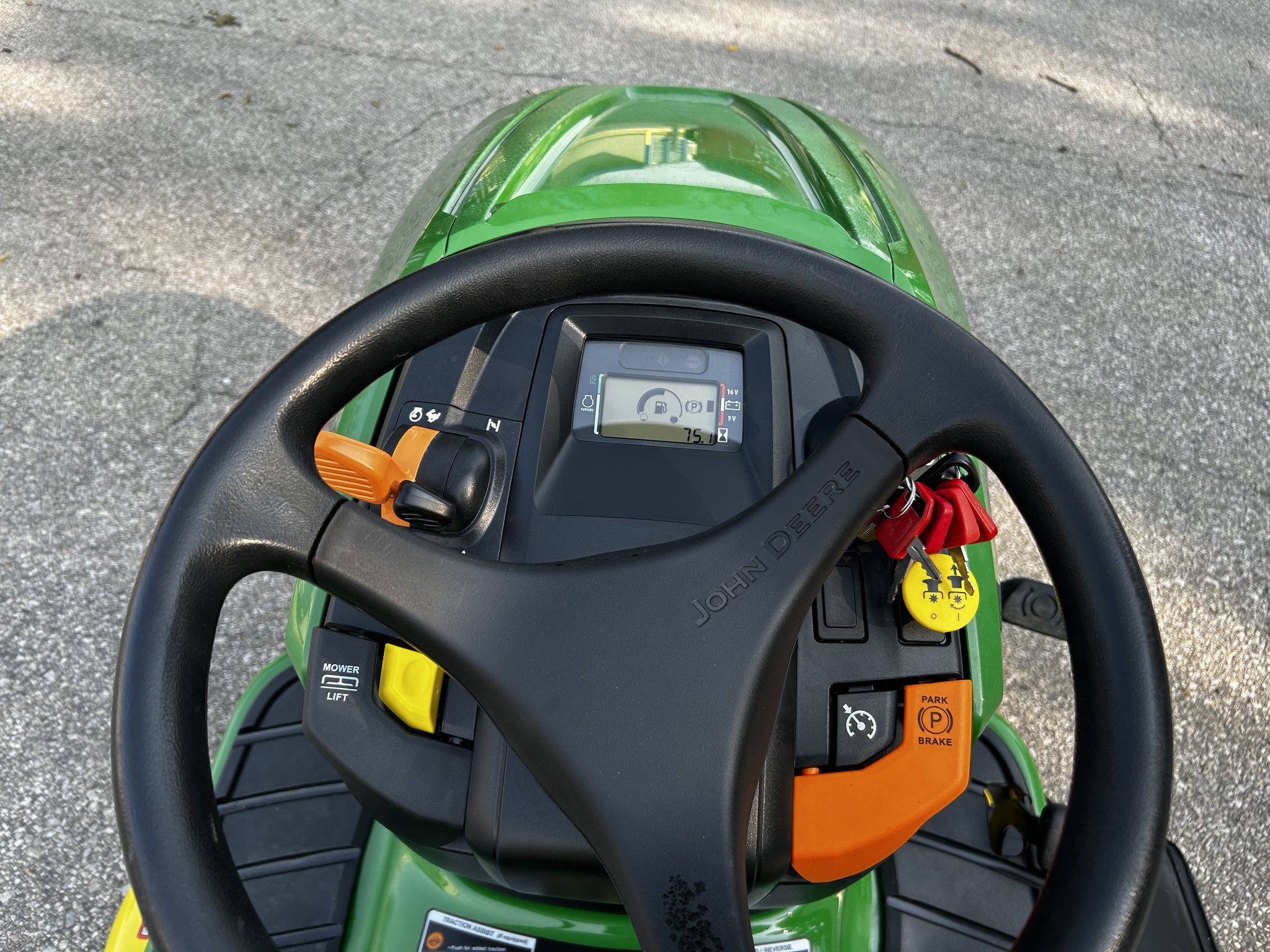 2021 John Deere X350 Image 15