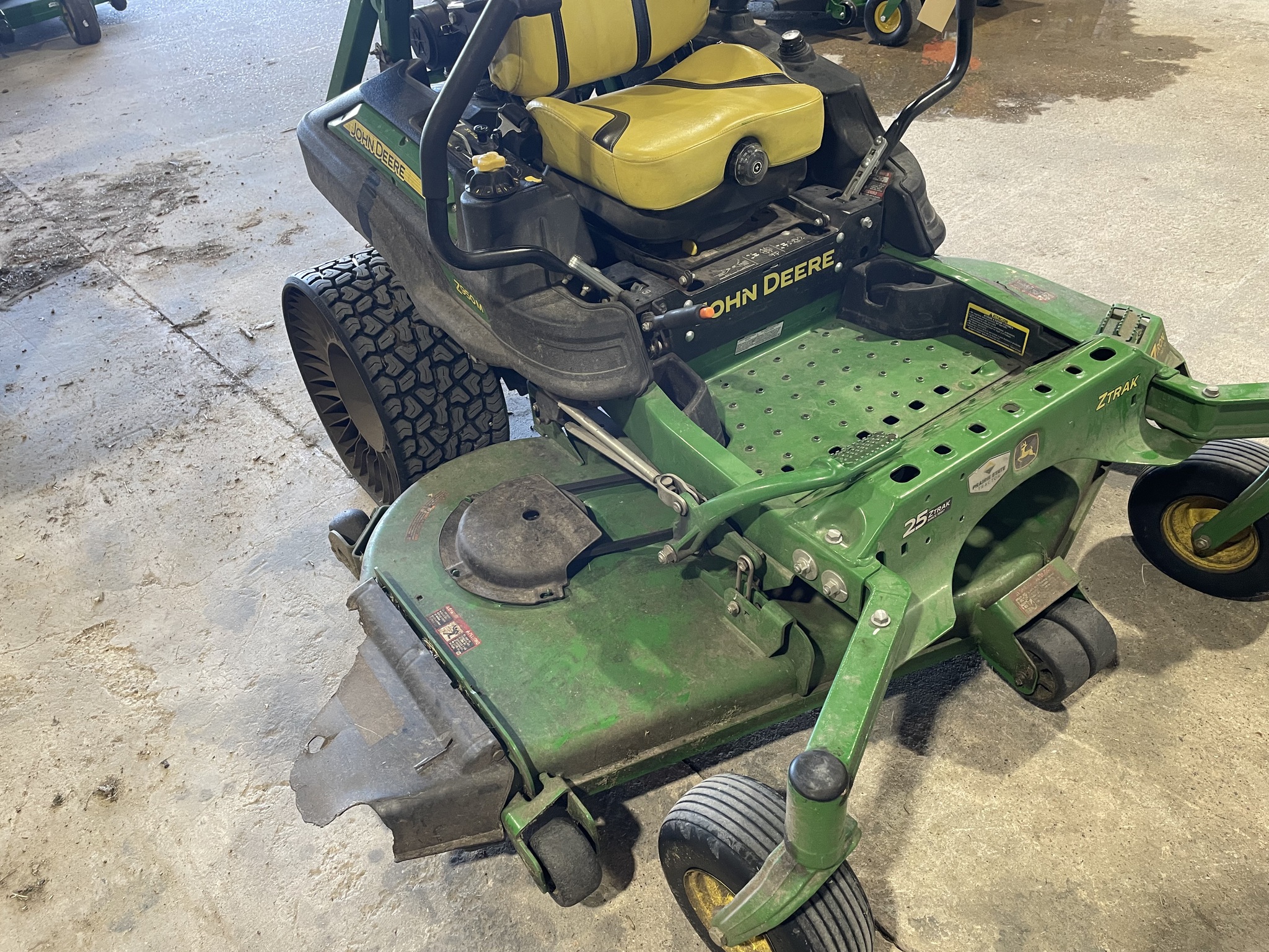  2021 John Deere Z950M at Heritage Tractor in Dixon, IL