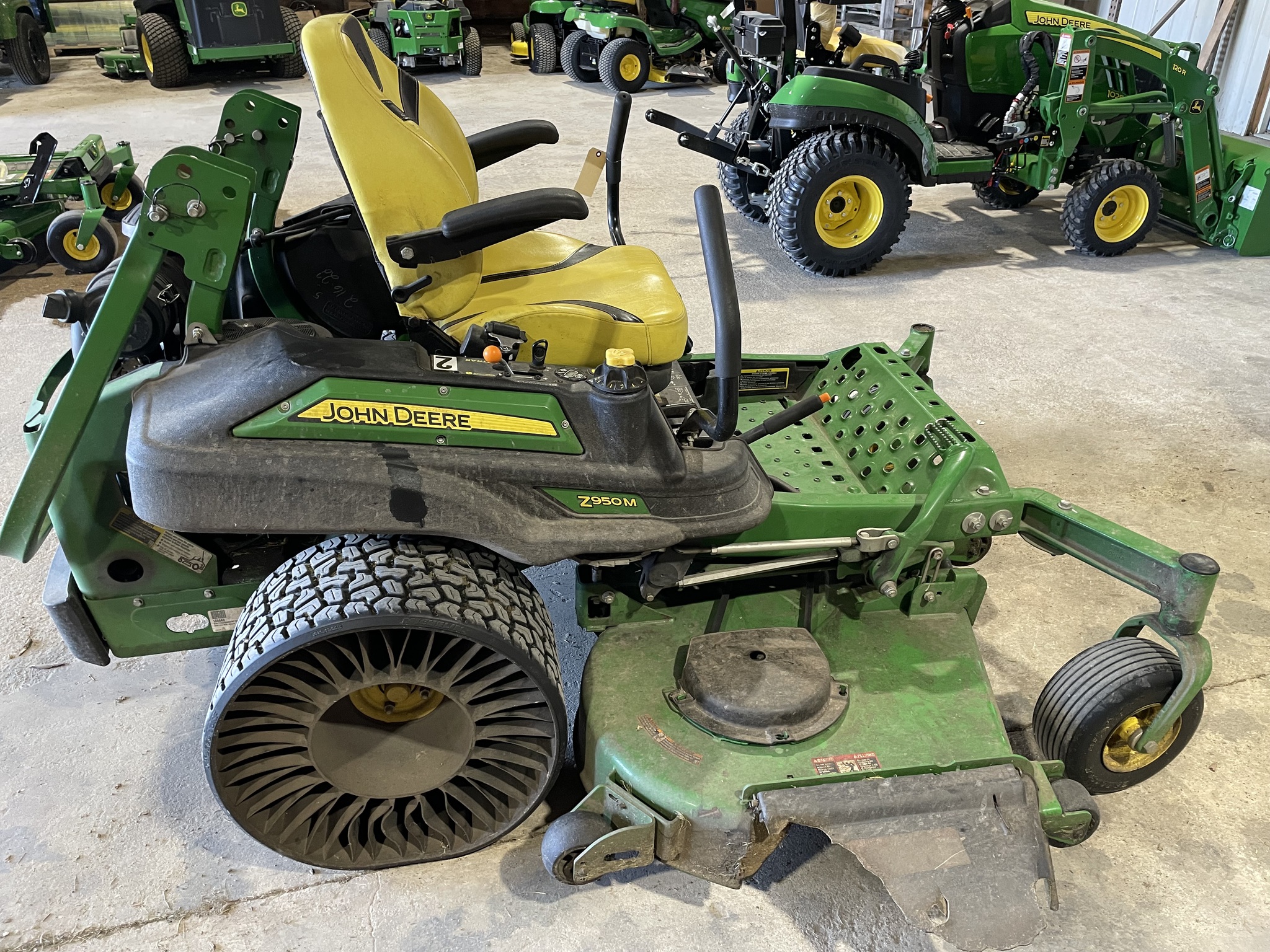  2021 John Deere Z950M at Heritage Tractor in Dixon, IL
