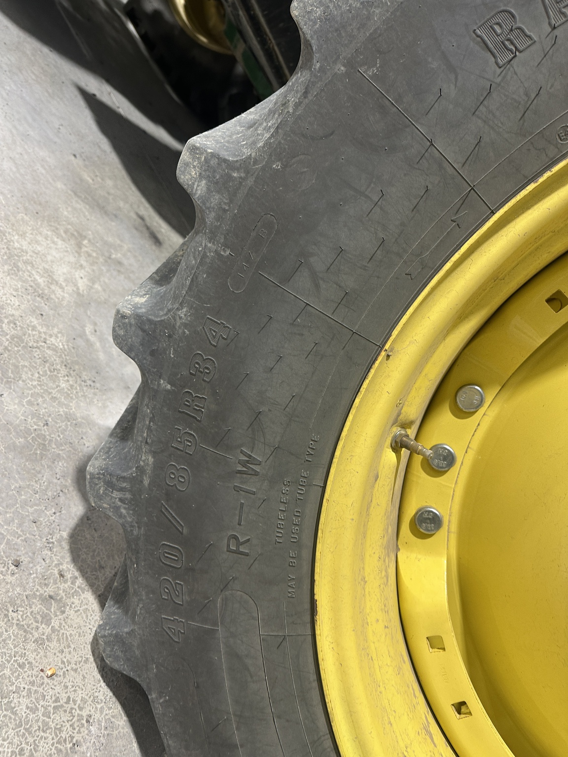 2013 John Deere 8360R Image 7