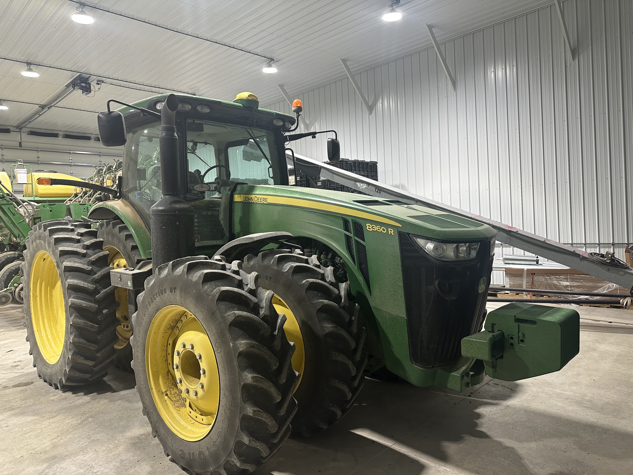2013 John Deere 8360R Image 8
