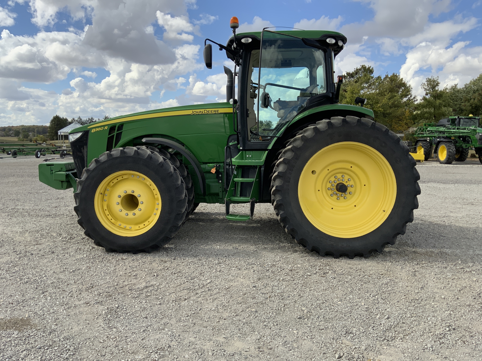 2013 John Deere 8360R Image 16