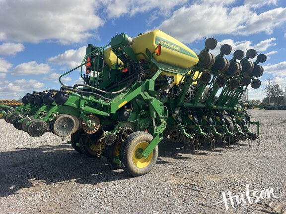 Photo of 2014 John Deere 1795