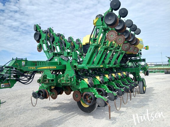 Photo of 2014 John Deere 1795
