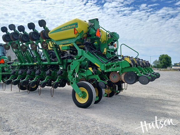 Photo of 2014 John Deere 1795
