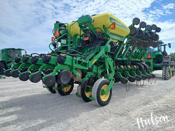 Photo of 2014 John Deere 1795