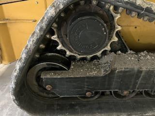 2016 John Deere 333E Image 6