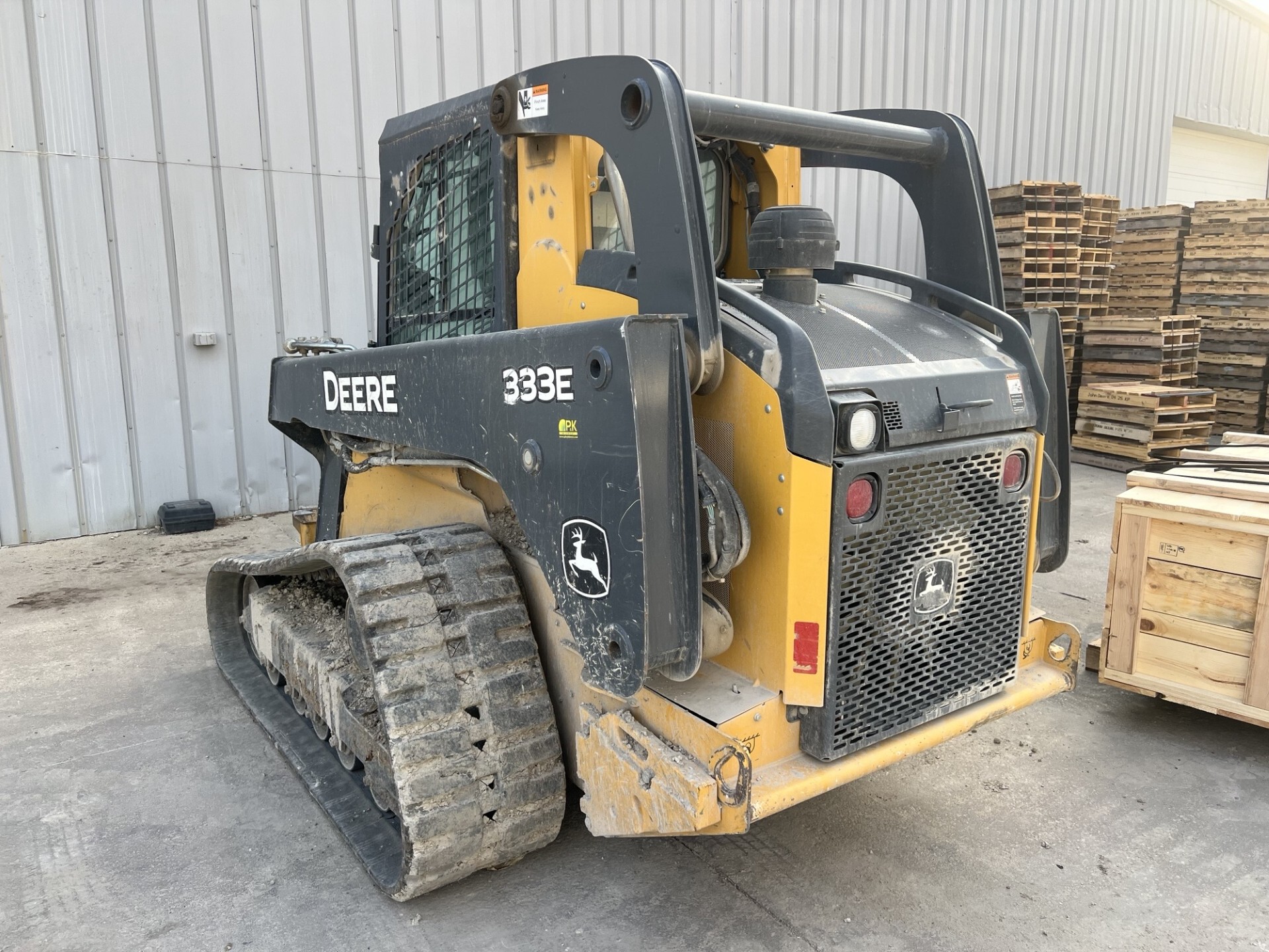 2016 John Deere 333E Image 4