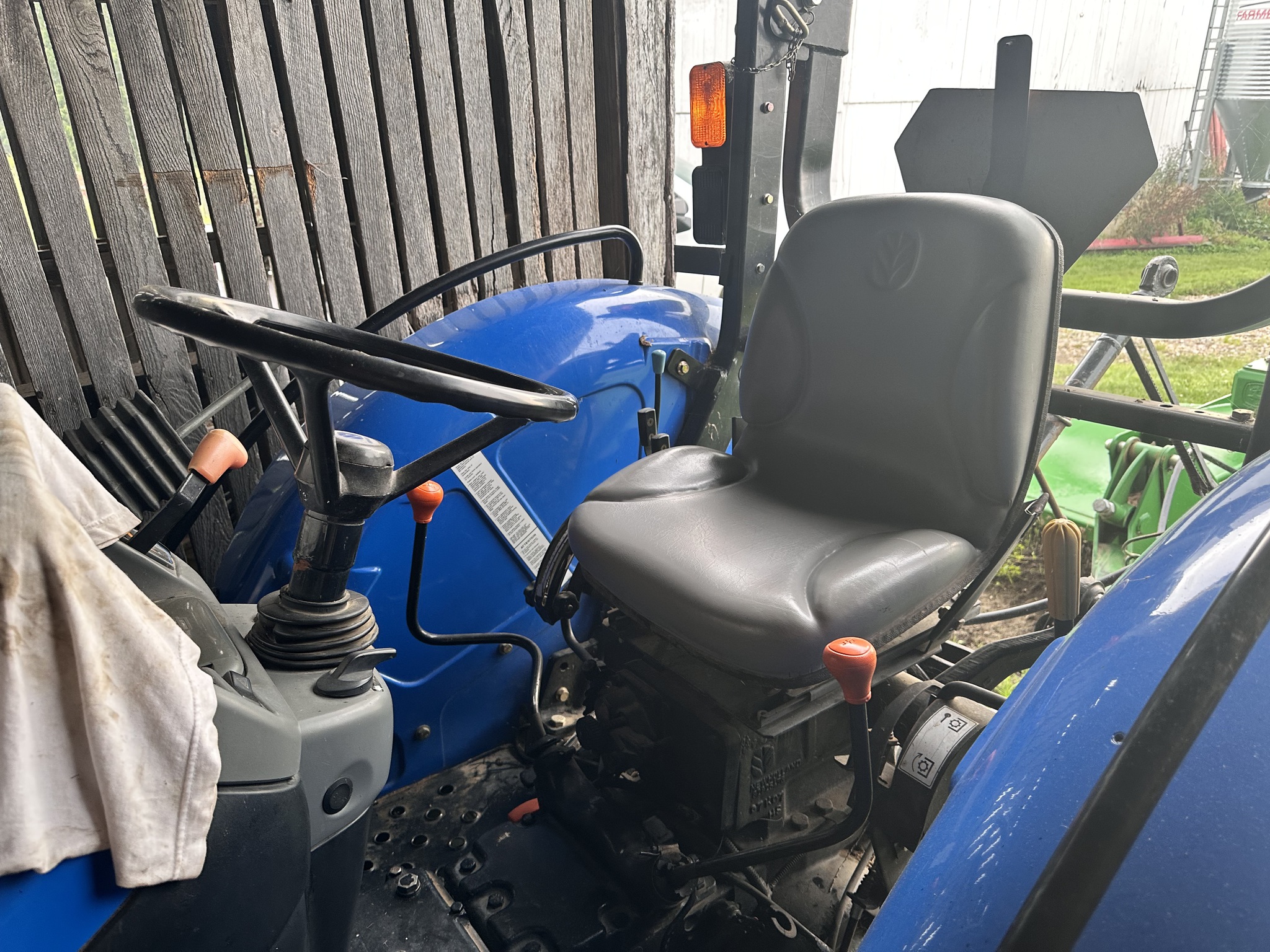 2008 New Holland TT75A Image 7