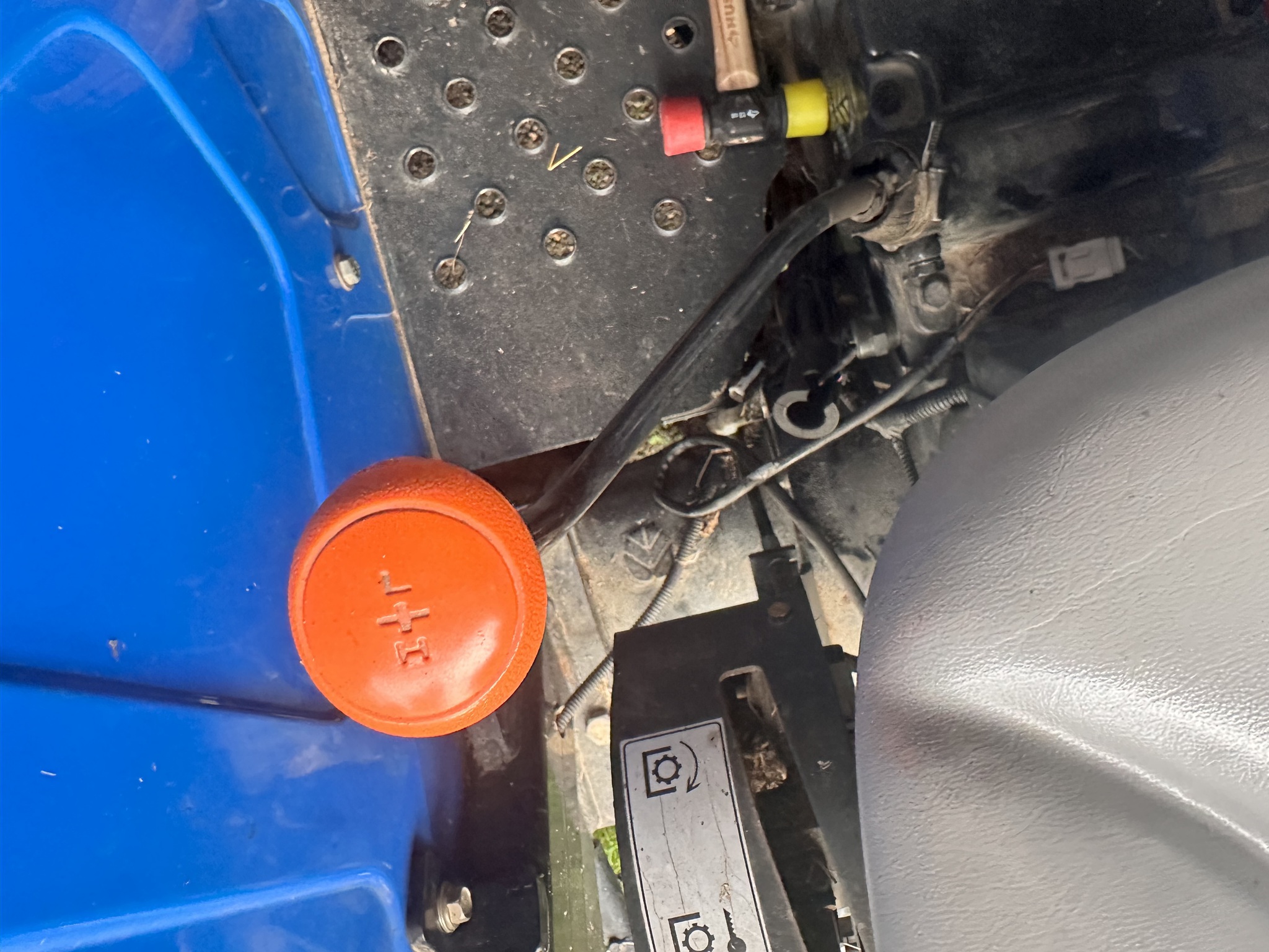 2008 New Holland TT75A Image 10