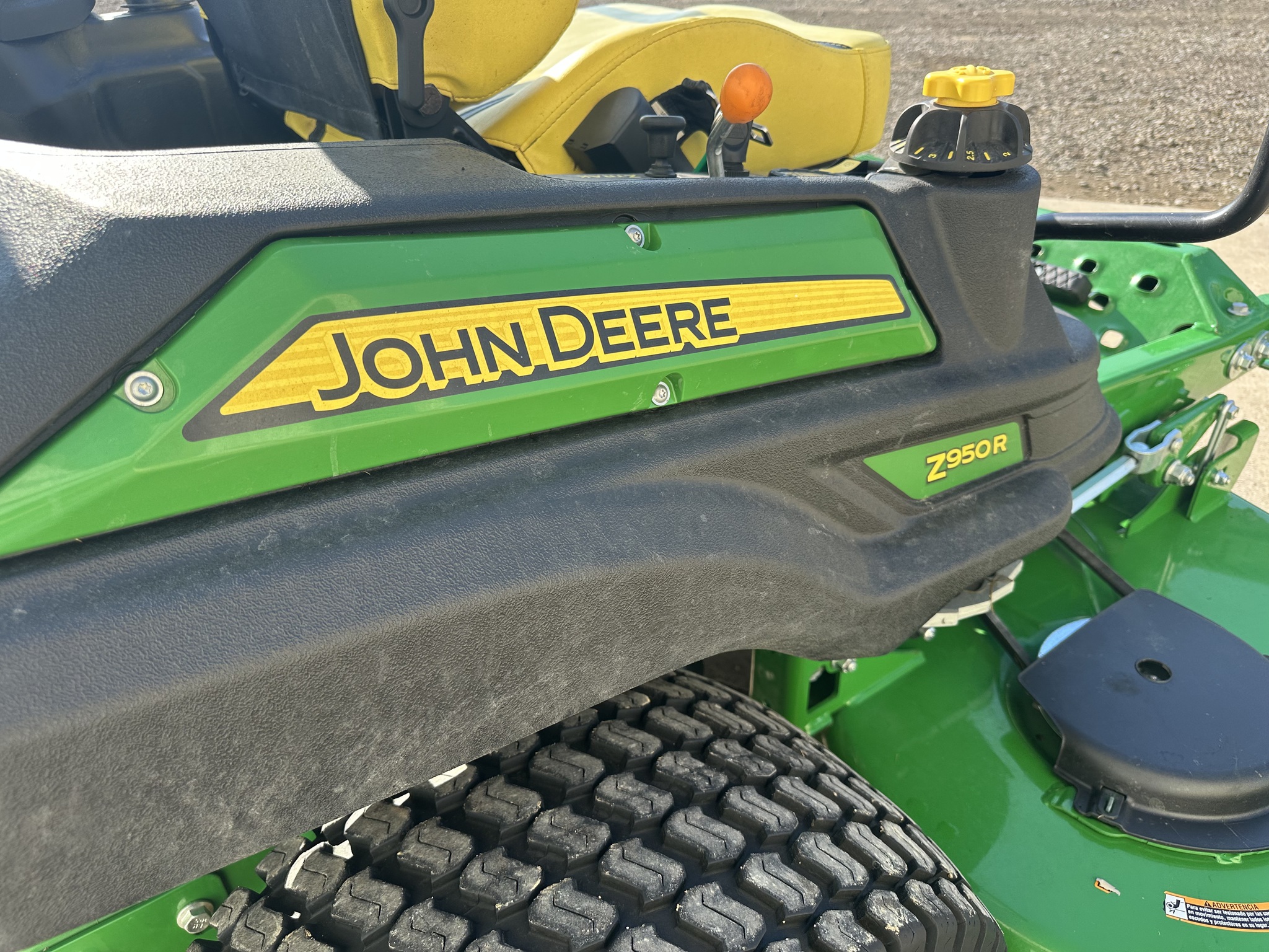 2021 John Deere Z950R Image 4
