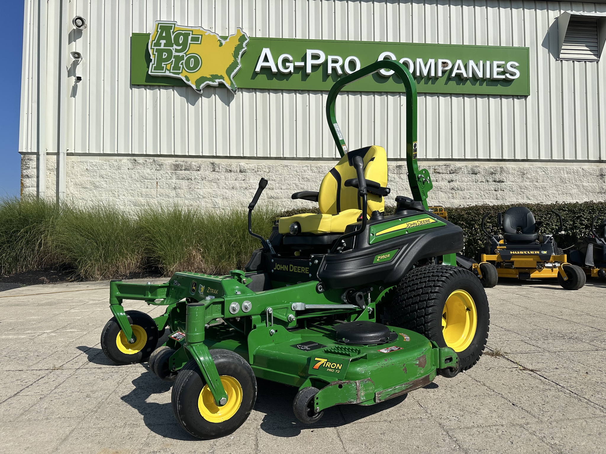 2021 John Deere Z950R Image 1