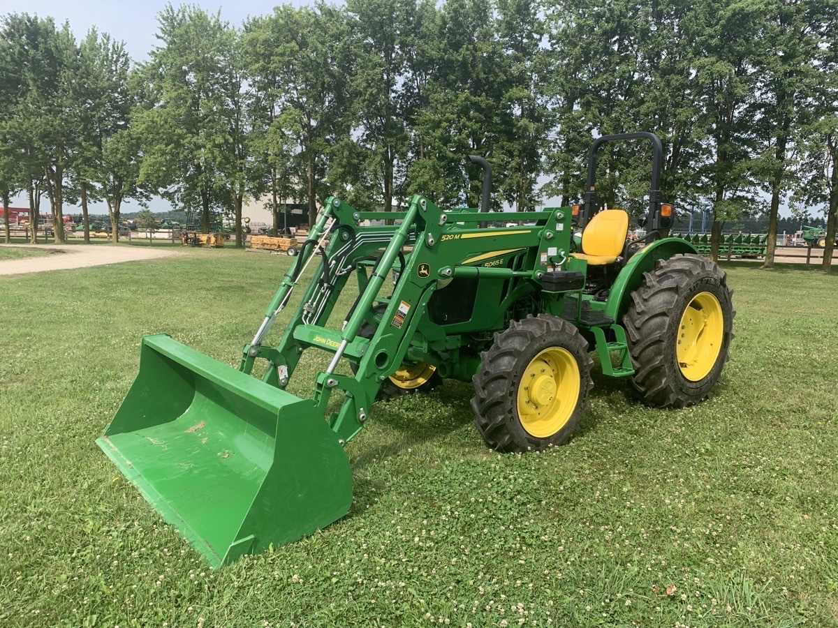 2022 John Deere 5065E Image 2