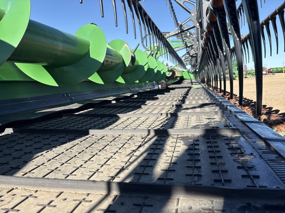 Used 2022 John Deere HD50R Combine Platforms at Horizon Ag & Turf in Lloydminster, AB - Photo5