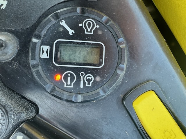 2016 John Deere Z930M Image 2