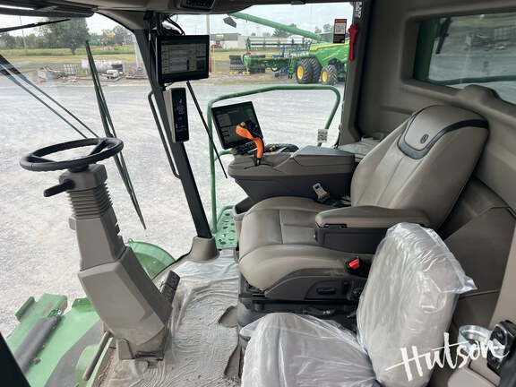 Photo of 2024 John Deere X9 1100