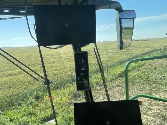 Used 2024 John Deere X9 1000 Combines at Horizon Ag & Turf in Vermilion, AB - Photo9