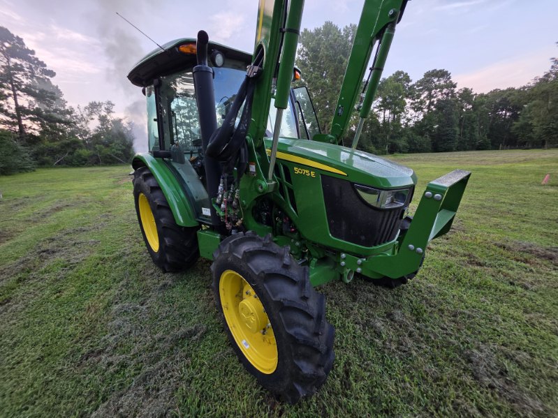 2023 John Deere 5075E Image 3