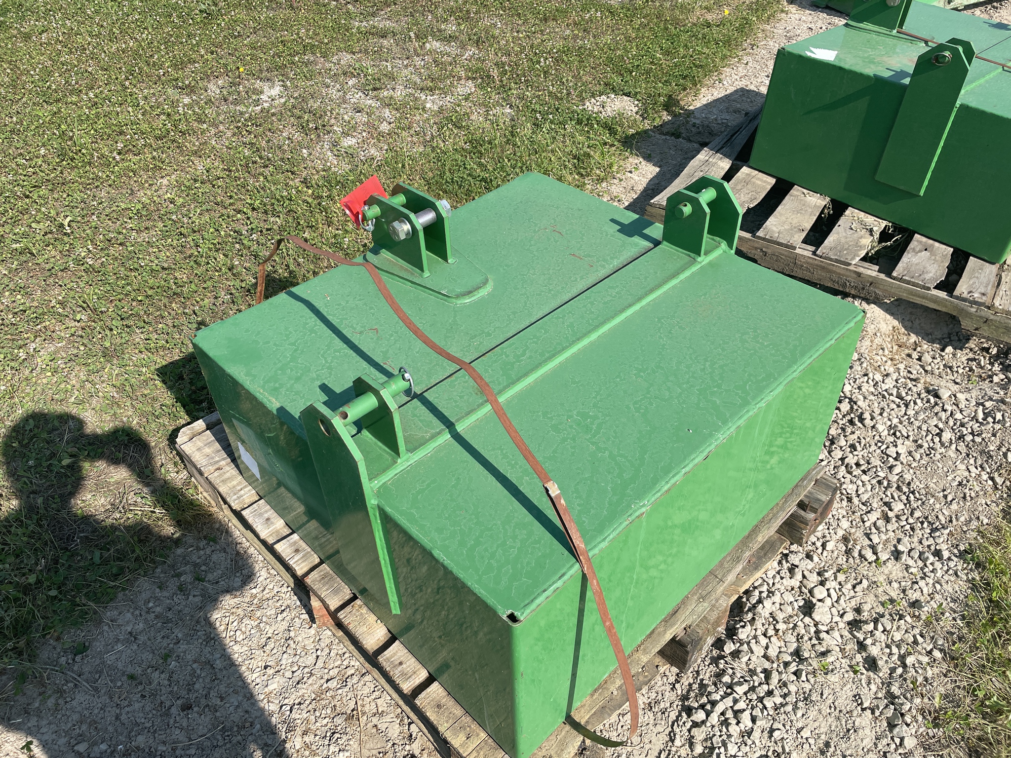 John Deere BALLAST BOX Image 2