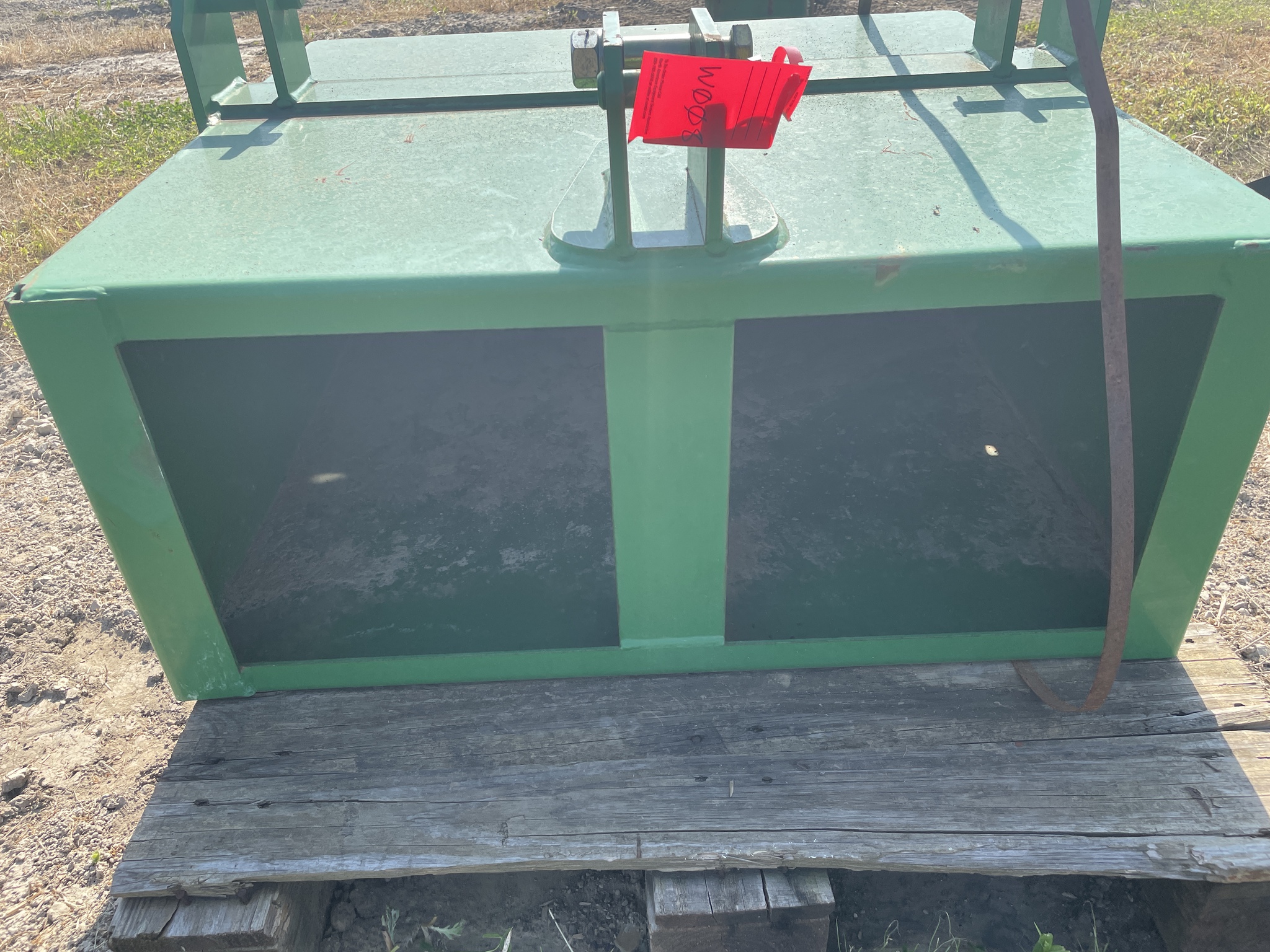 John Deere BALLAST BOX Image 1