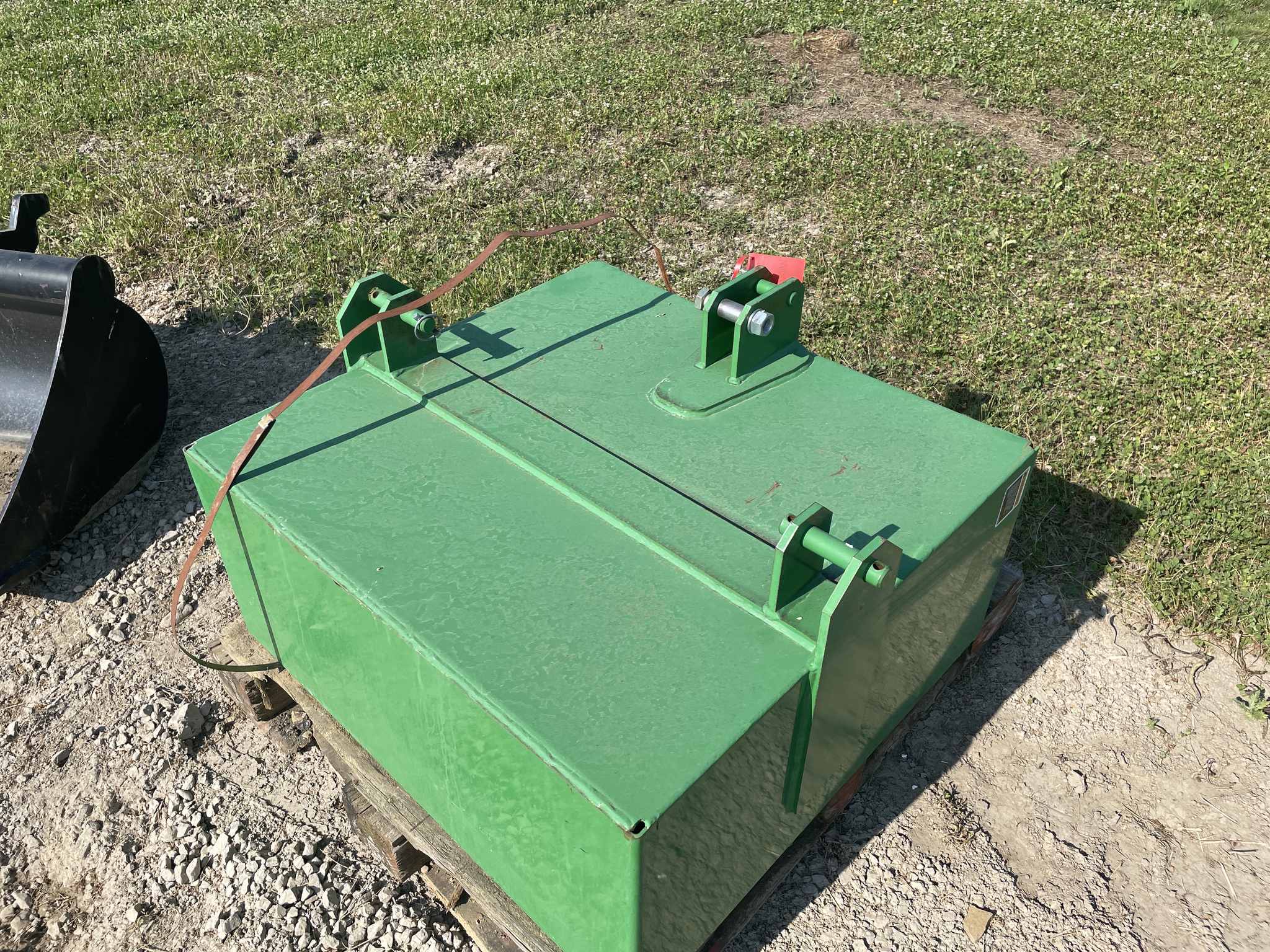 John Deere BALLAST BOX Image 3