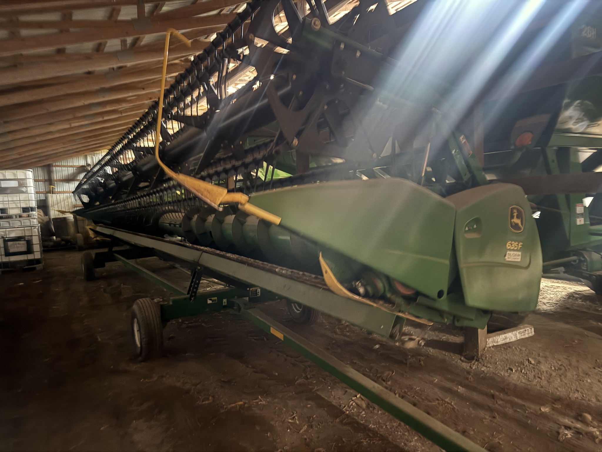 2010 John Deere 635F Image 1