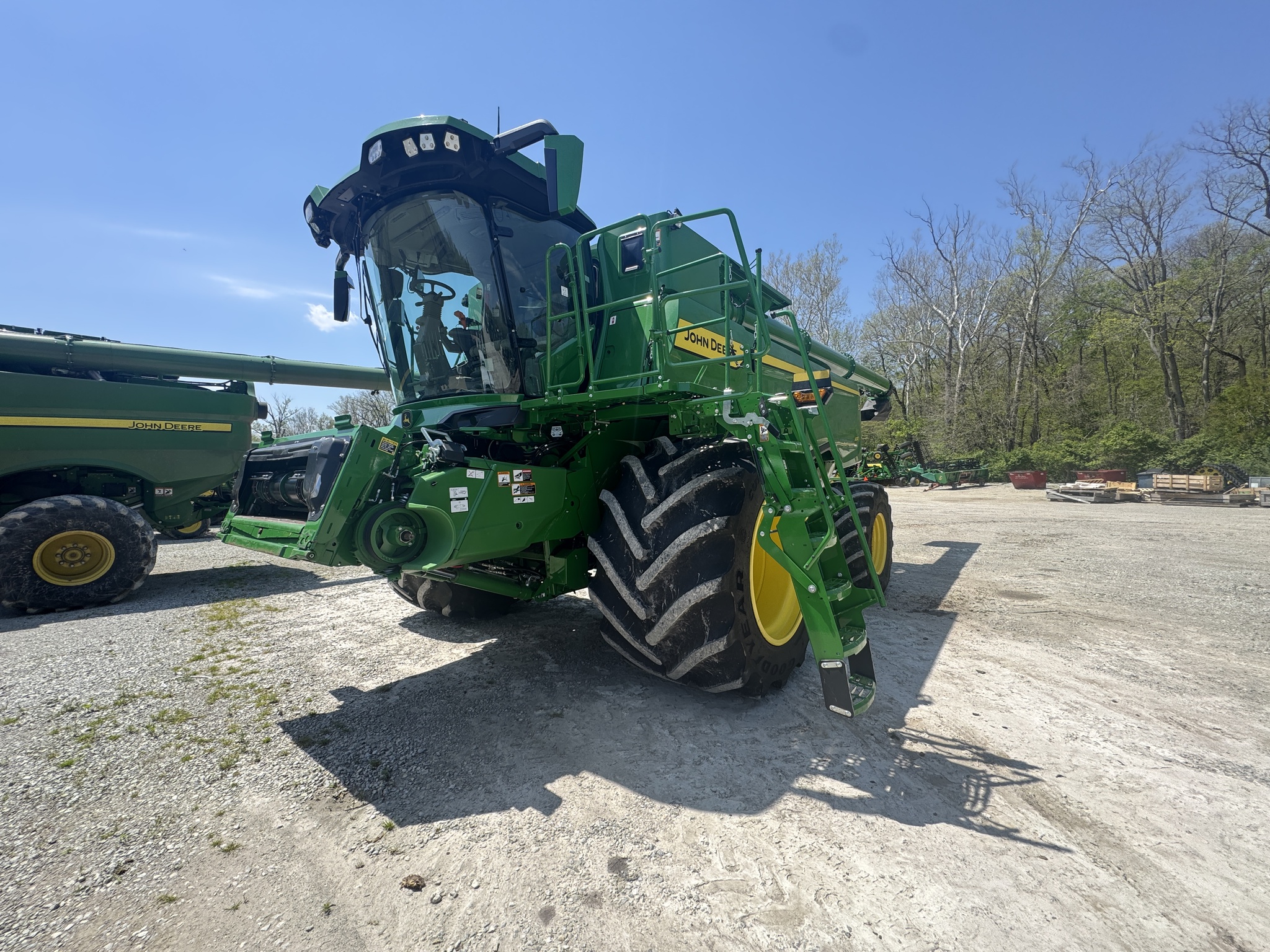 2025 John Deere S7 800 Image 8