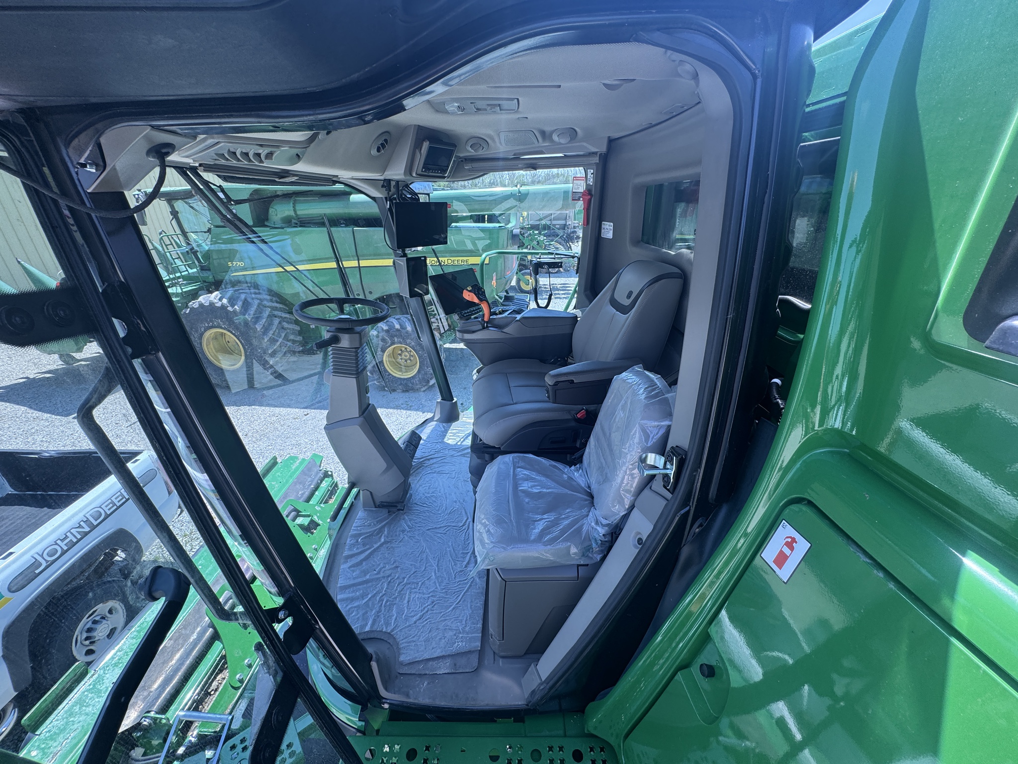 2025 John Deere S7 800 Image 10