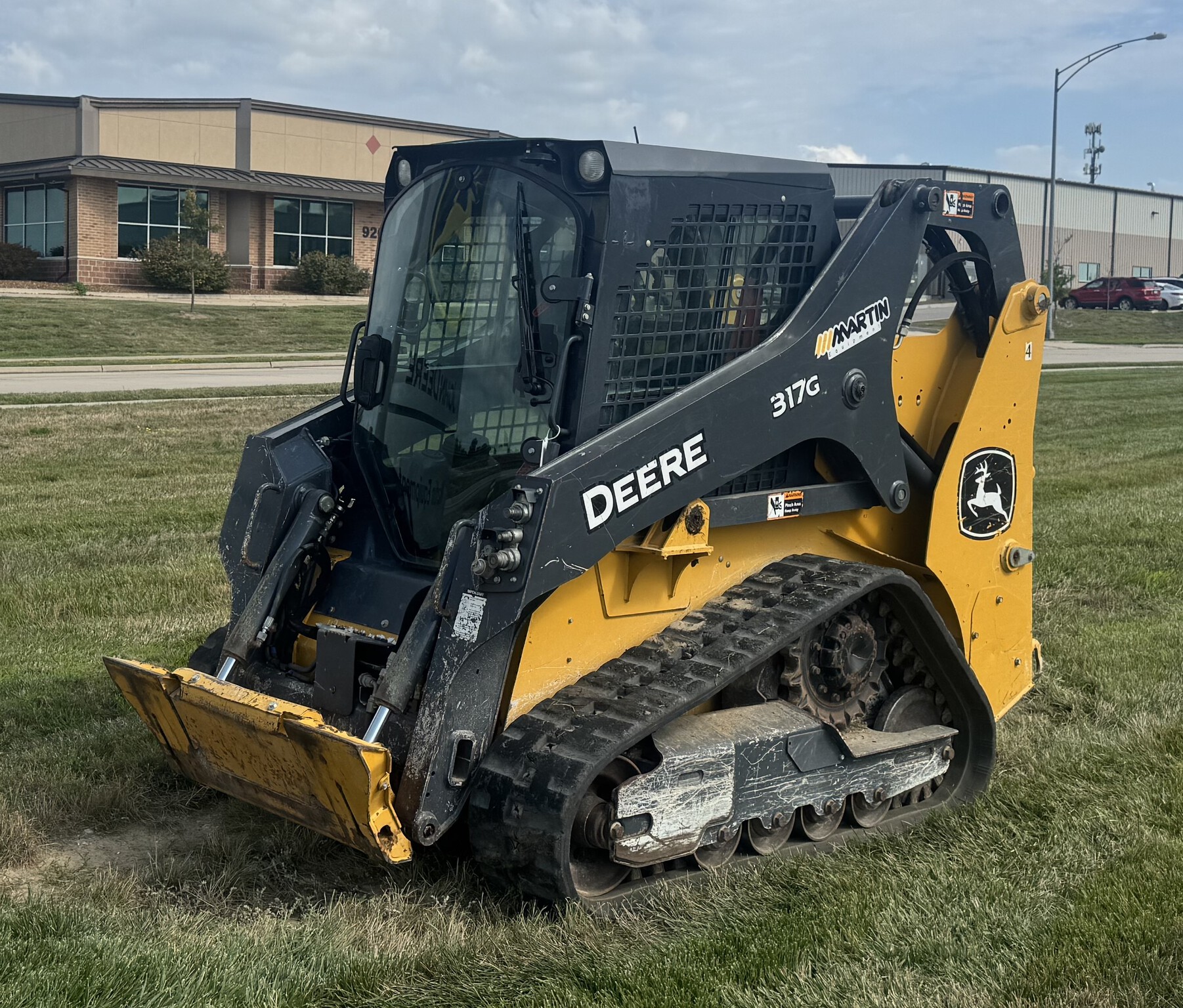 2021 John Deere 317G Image 2