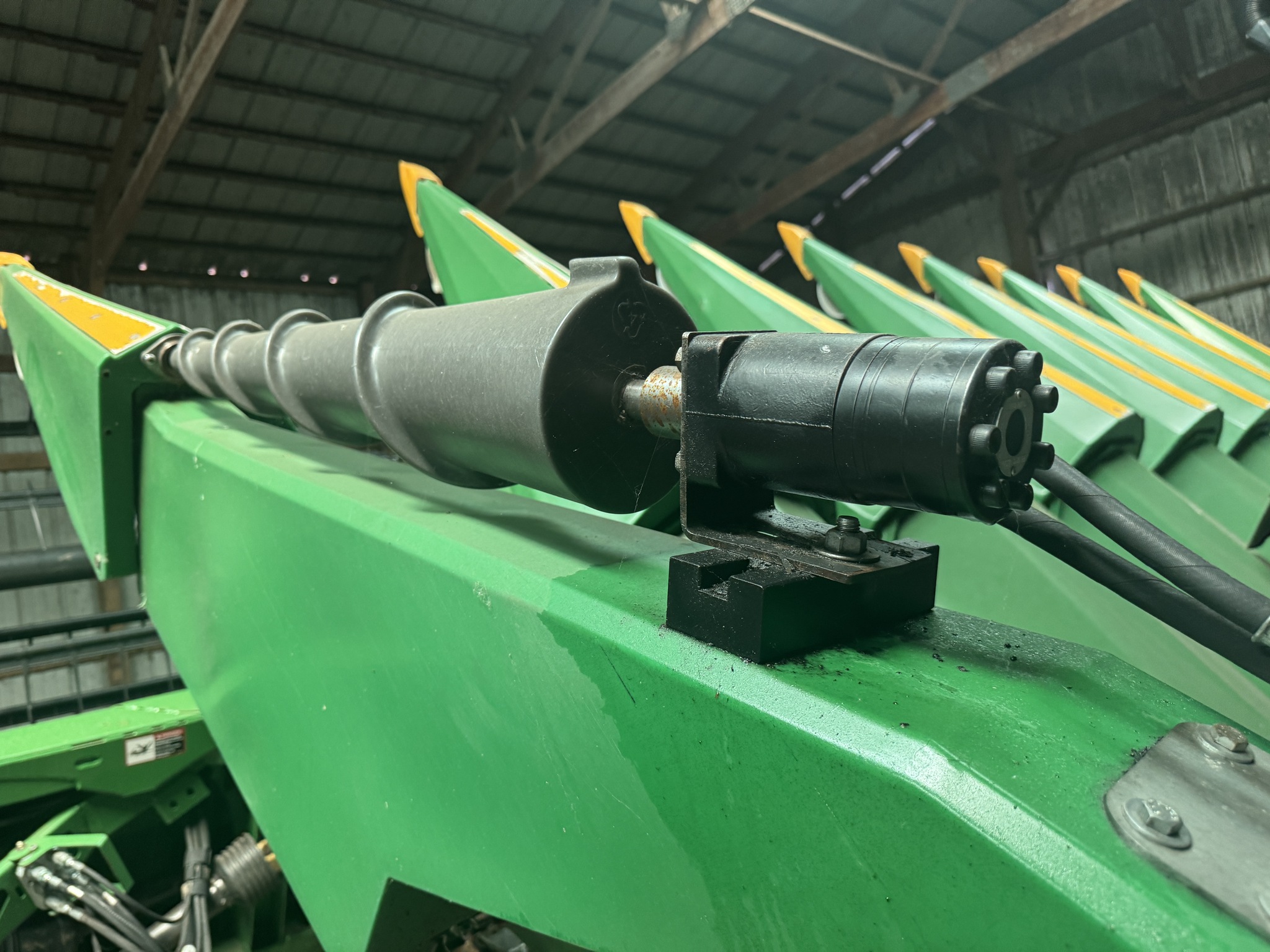 2014 Drago N8 Series 2 8 Row Corn Head Image 13