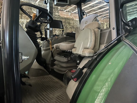 Photo of 2023 John Deere 5130M