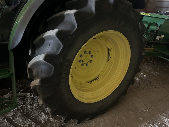 Photo of 2023 John Deere 5130M