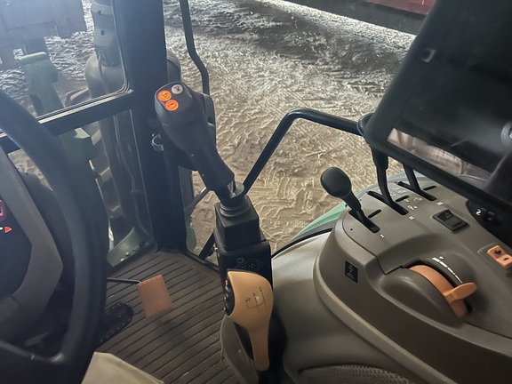 Photo of 2023 John Deere 5130M