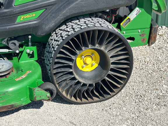 2021 John-Deere Z950R