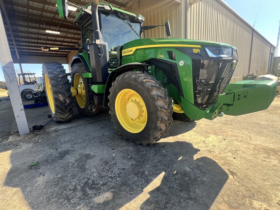 2024 John Deere 8R 230 Photo 2