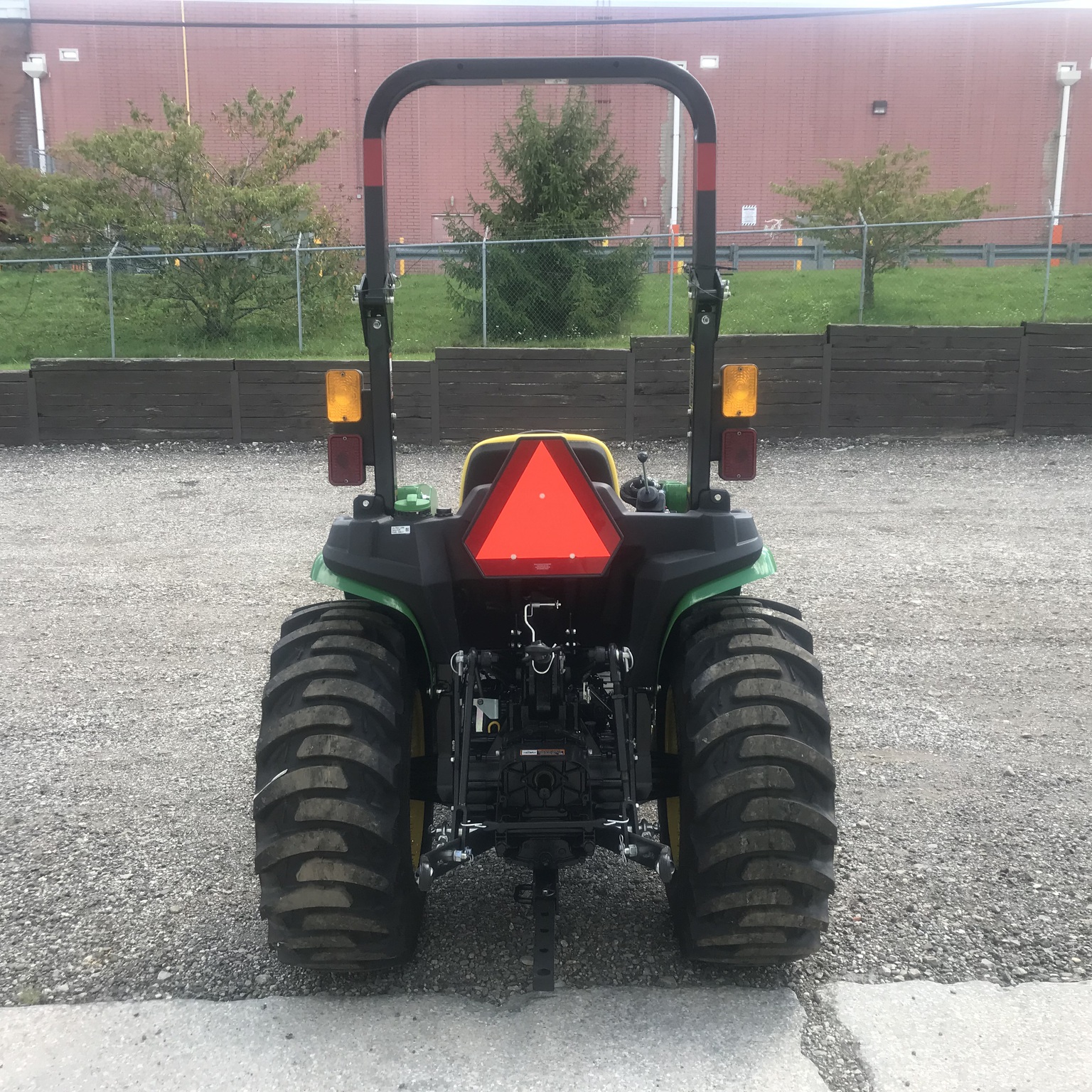 2025 John Deere 3032E Image 5