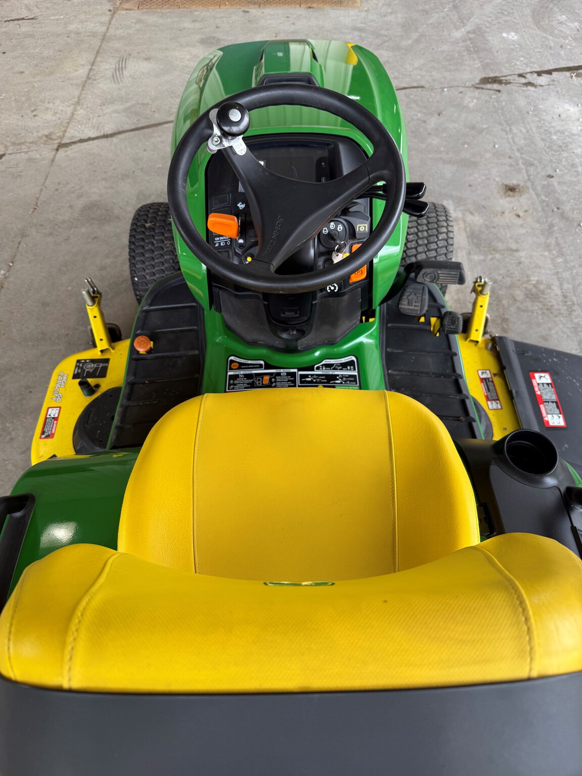 2020 John Deere X730 Image 7