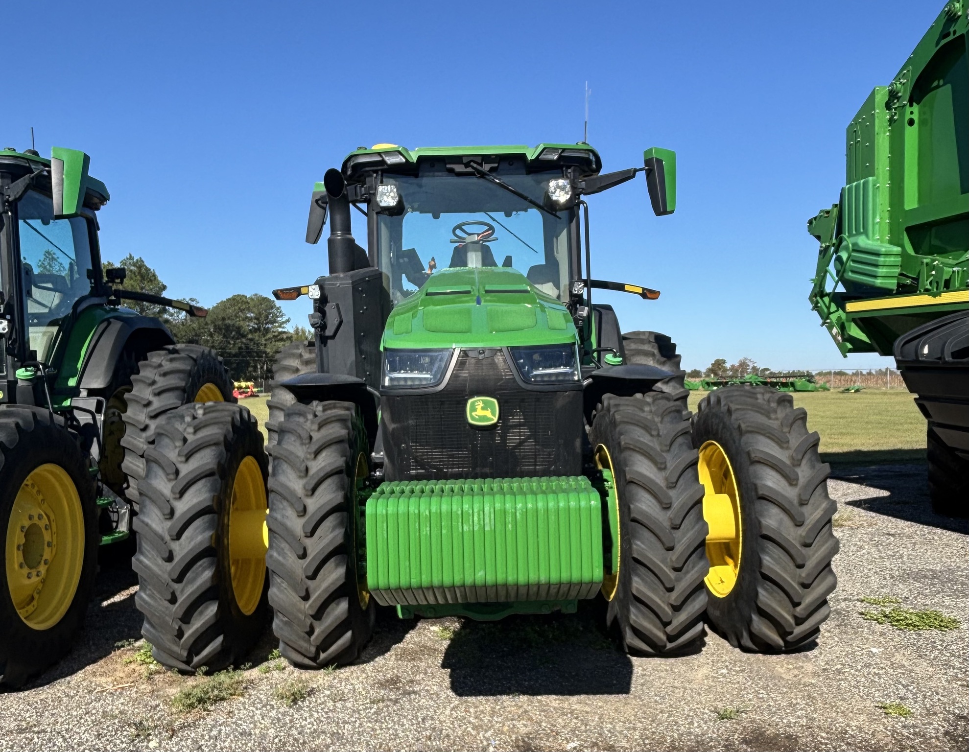 2024 John Deere 8R 370 Image 2