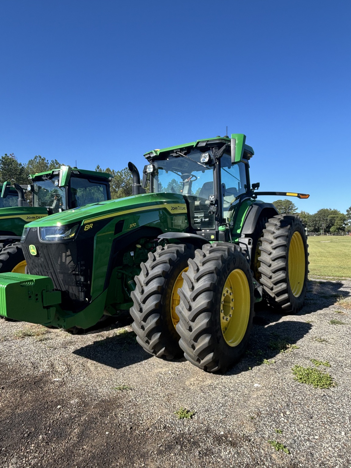 2024 John Deere 8R 370 Image 3