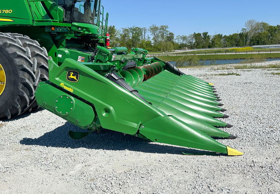 2025 John-Deere CF 12