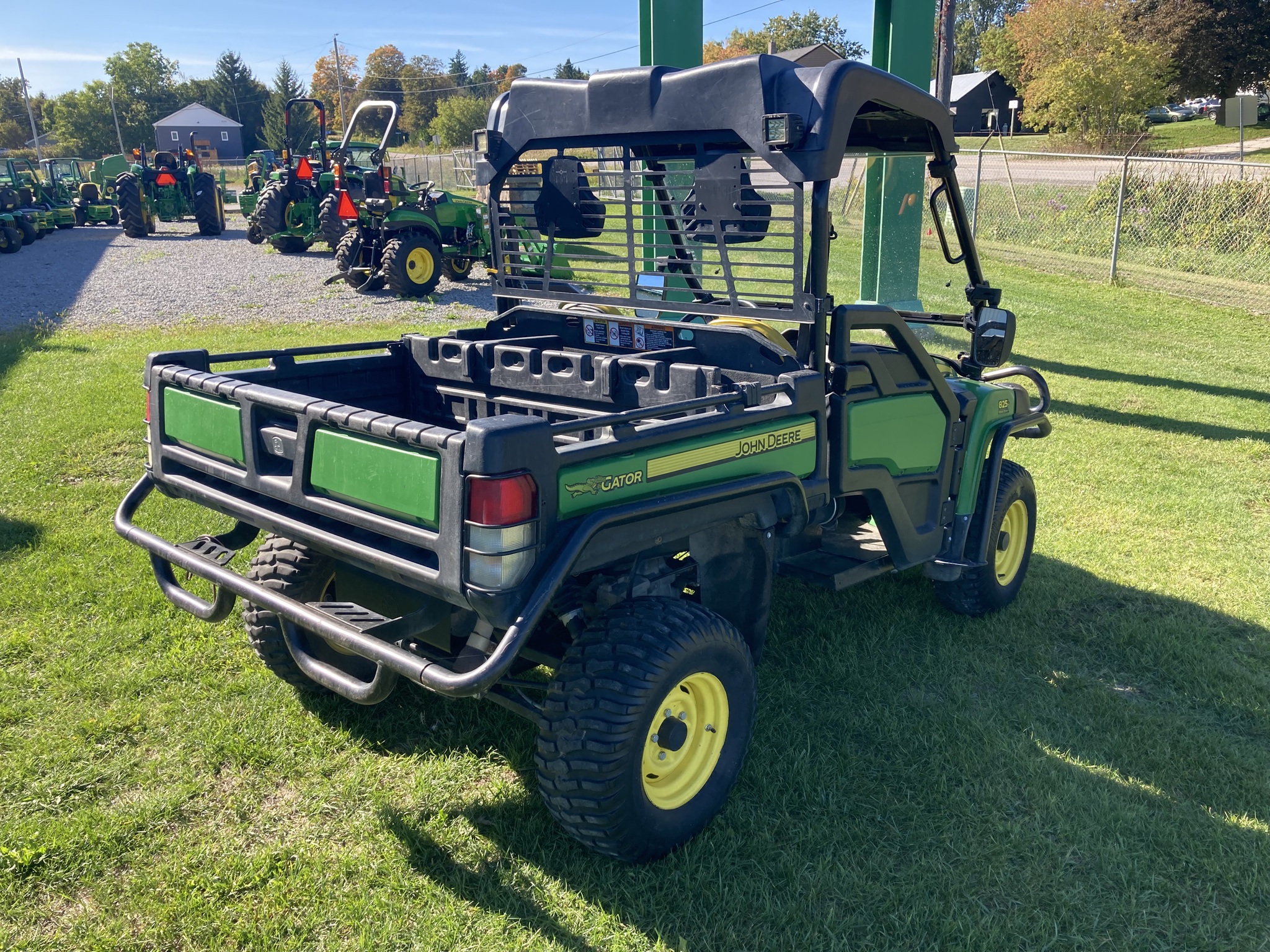 2016 John Deere 825i Image 4
