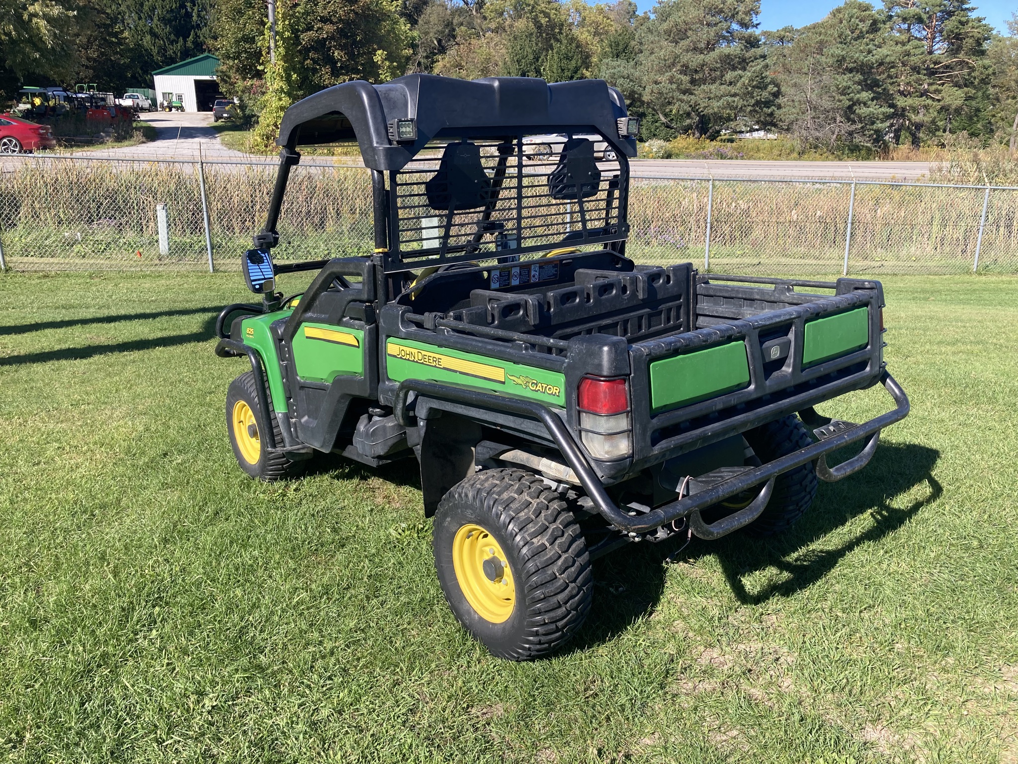 2016 John Deere 825i Image 5