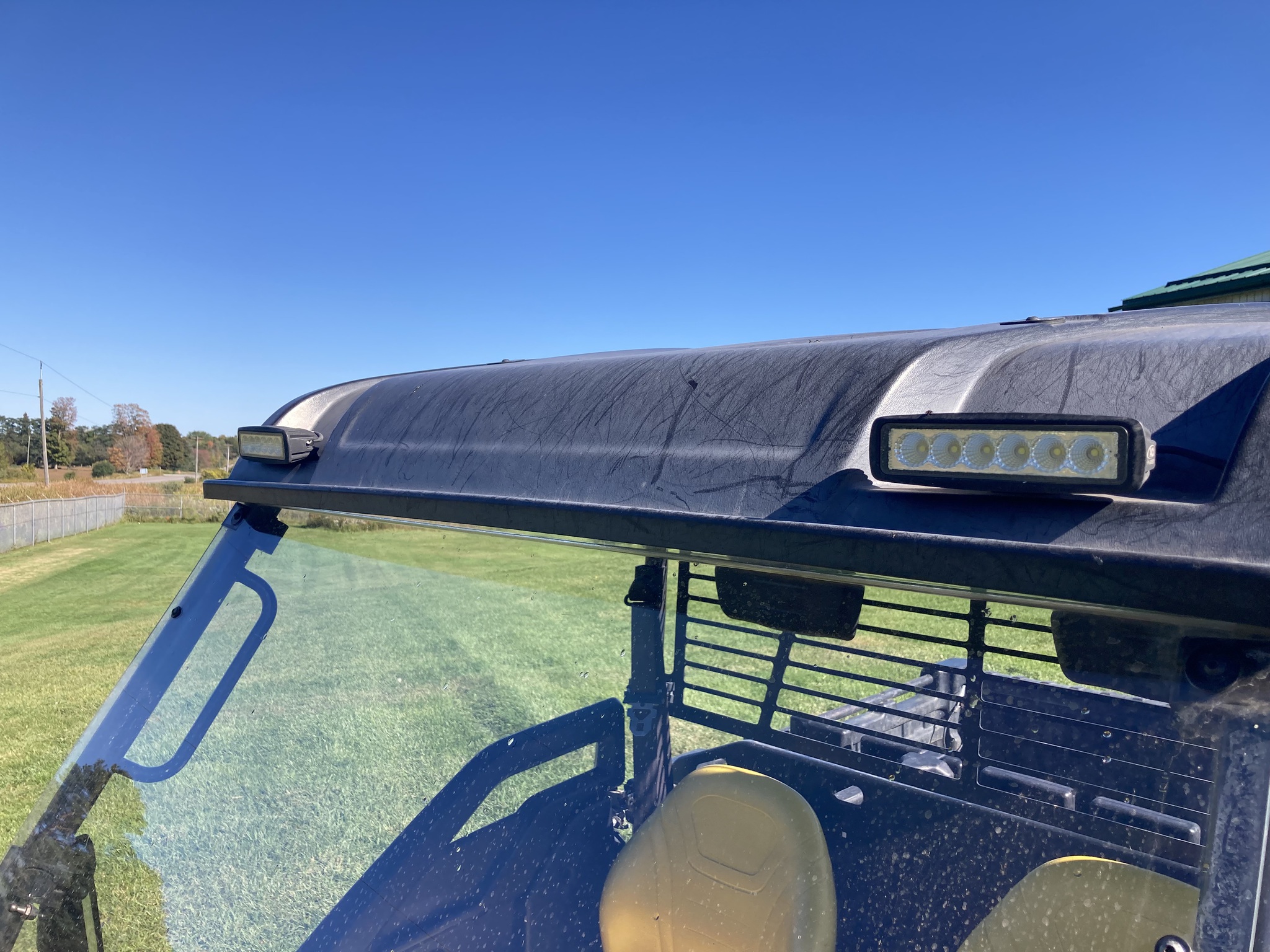 2016 John Deere 825i Image 9