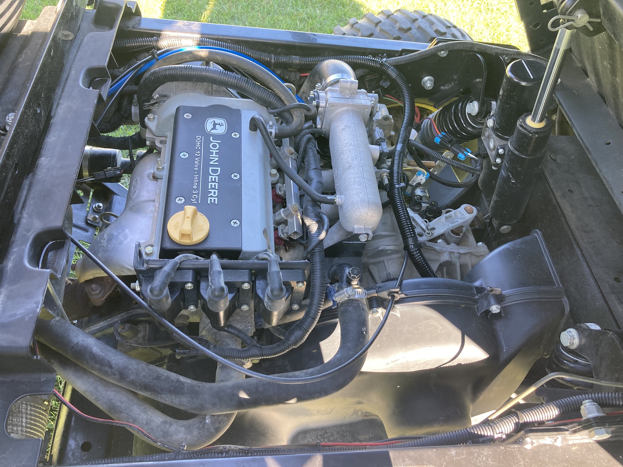 2016 John Deere 825i Image 13